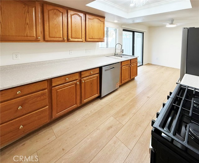Detail Gallery Image 12 of 37 For 18301 Patterson Lane #3,  Huntington Beach,  CA 92646 - 2 Beds | 1/1 Baths
