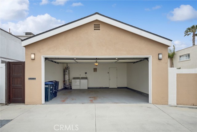 Detail Gallery Image 17 of 19 For 215 Walnut St, Newport Beach,  CA 92663 - 4 Beds | 2 Baths