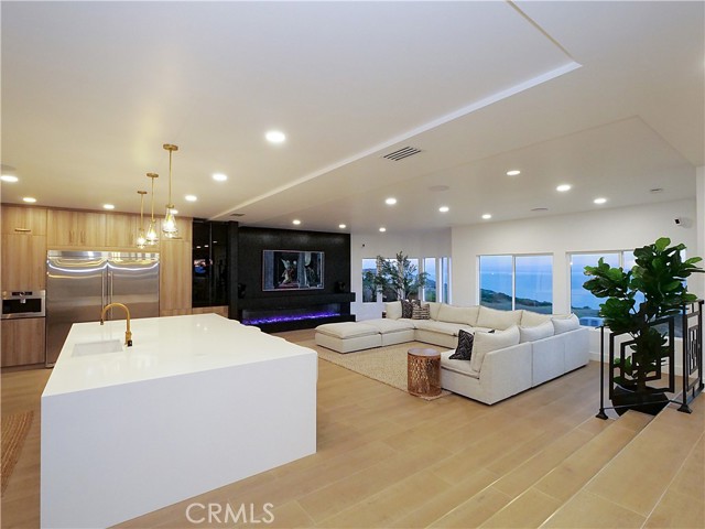 Detail Gallery Image 3 of 58 For 32551 Seacliff Dr, Rancho Palos Verdes,  CA 90275 - 4 Beds | 3/1 Baths