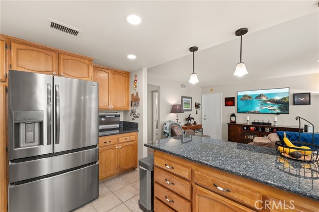 831 Arbor Cir, La Verne CA: https://media.crmls.org/medias/f16d3182-00ee-4af0-84e1-ca9e6a8eae9e.jpg