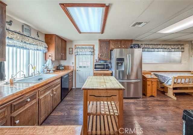 2191 Hilldale Avenue, Simi Valley CA: https://media.crmls.org/medias/f16d6225-60aa-4e9e-91f6-948054adc9d8.jpg