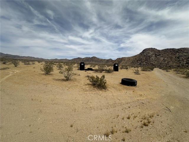 Detail Gallery Image 2 of 5 For 0 Medlar, Lucerne Valley,  CA 92356 - – Beds | – Baths