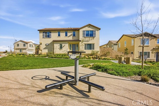 Detail Gallery Image 6 of 45 For 16281 Castello #1,  Fontana,  CA 92336 - 3 Beds | 2/1 Baths