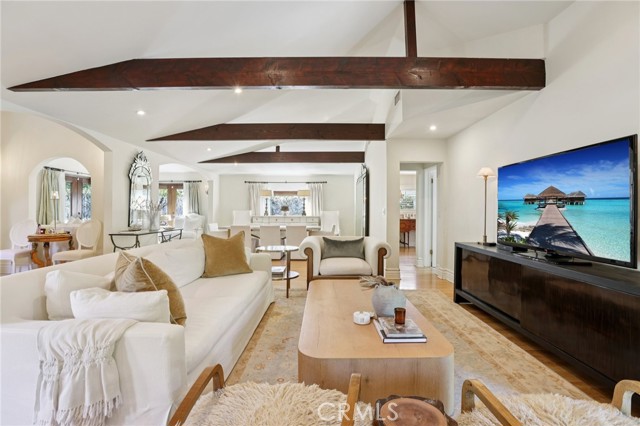 Detail Gallery Image 10 of 54 For 22015 Independencia St, Woodland Hills,  CA 91364 - 3 Beds | 2 Baths