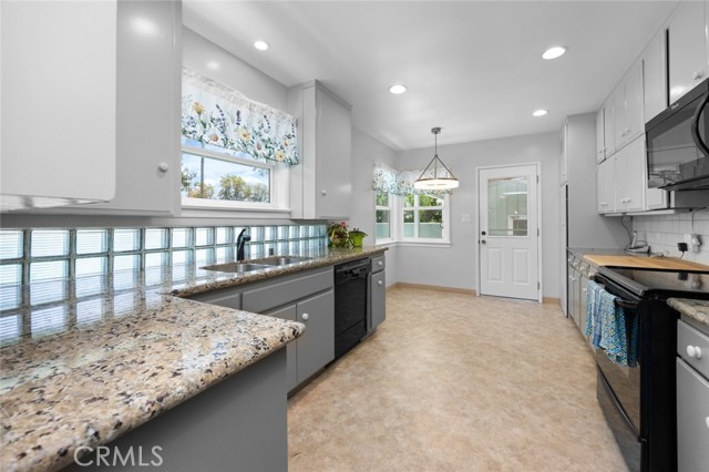 Image 9 of 41 For 5422 Harvey Way