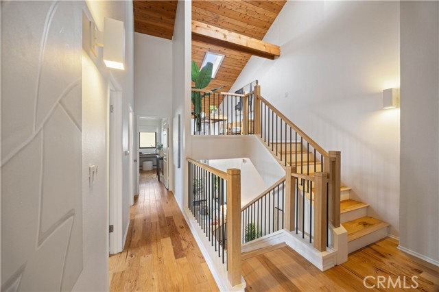 Detail Gallery Image 16 of 34 For 2317 Carnegie Ln #B,  Redondo Beach,  CA 90278 - 3 Beds | 2/1 Baths