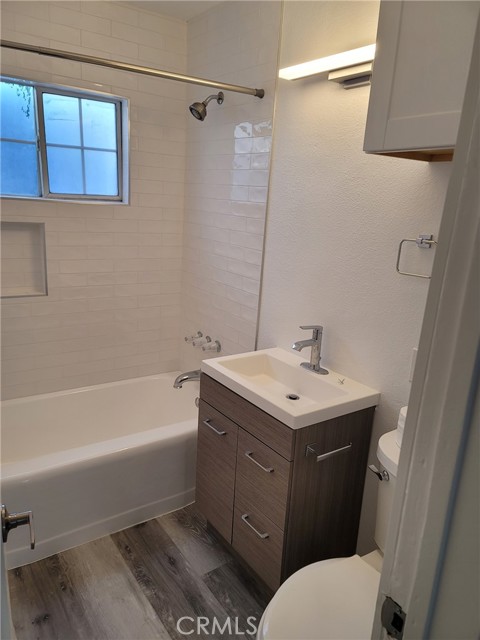 Detail Gallery Image 5 of 5 For 1144 W. Balboa Blvd. #B,  Newport Beach,  CA 92661 - 1 Beds | 1 Baths