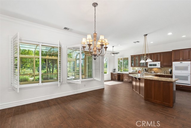 29530 Winding Brook Drive, Menifee CA: https://media.crmls.org/medias/f1730f55-5d25-4c0d-8644-c51d0726be15.jpg