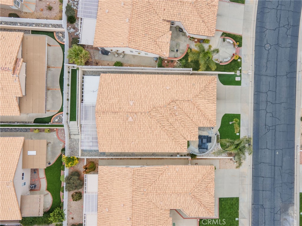 https://media.crmls.org/medias/f173ca03-084c-4f49-9231-5567d206135e.jpg?preset=X-Large