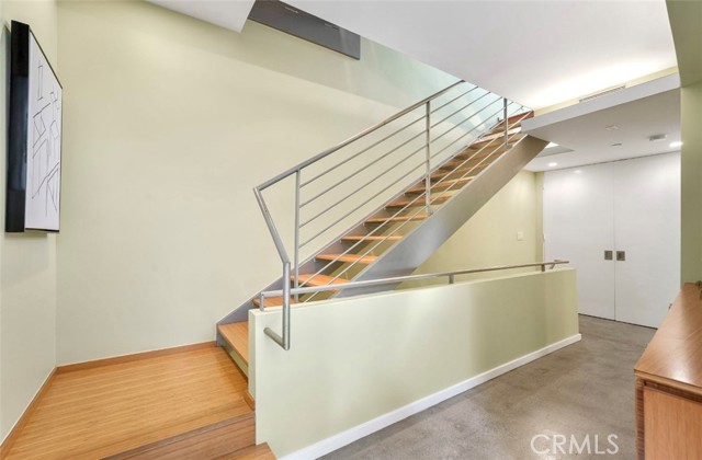 1035 19th Street, Santa Monica CA: https://media.crmls.org/medias/f1744006-9fe0-4de9-8454-1e382f50230d.jpg