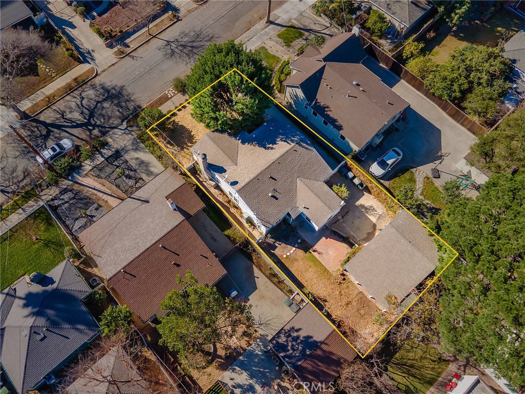 https://media.crmls.org/medias/f1745d17-3b00-4424-b612-7efe8b6d91d4.jpg?preset=X-Large