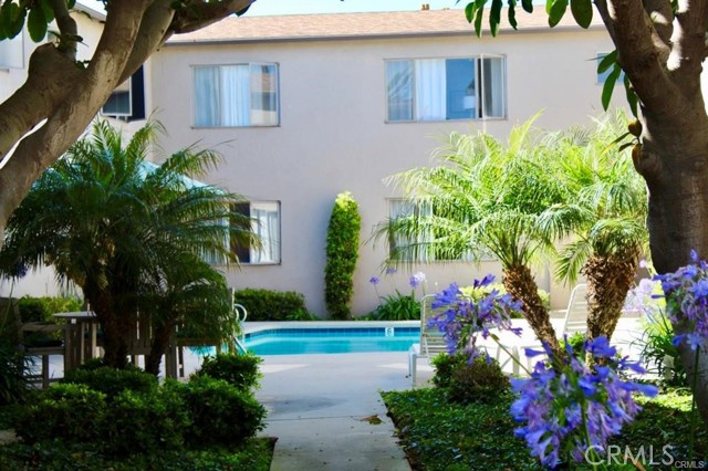 Detail Gallery Image 2 of 13 For 121 Paseo De La Concha #E,  Redondo Beach,  CA 90277 - 2 Beds | 1 Baths