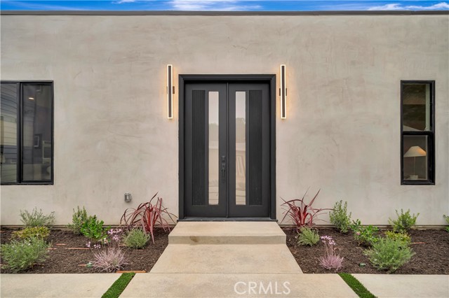 19513 Cantara Street photo 7