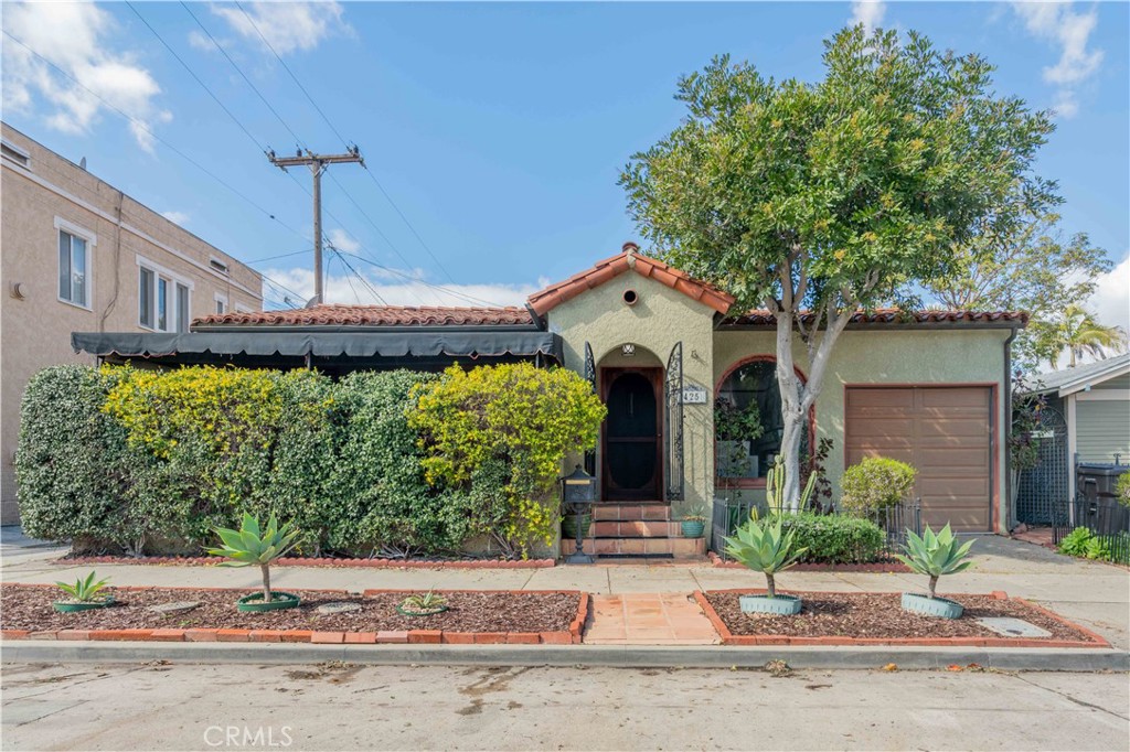 425 Grand Avenue, Long Beach, CA 90814