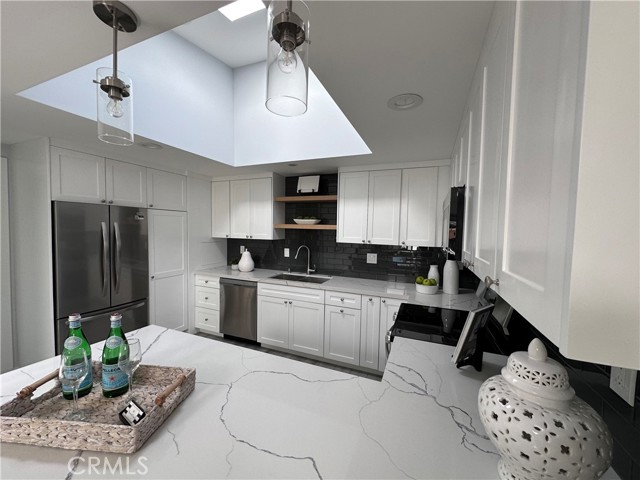 13361 El Dorado, Seal Beach CA: https://media.crmls.org/medias/f1766fad-0929-45a1-903b-48c17bf8ace3.jpg