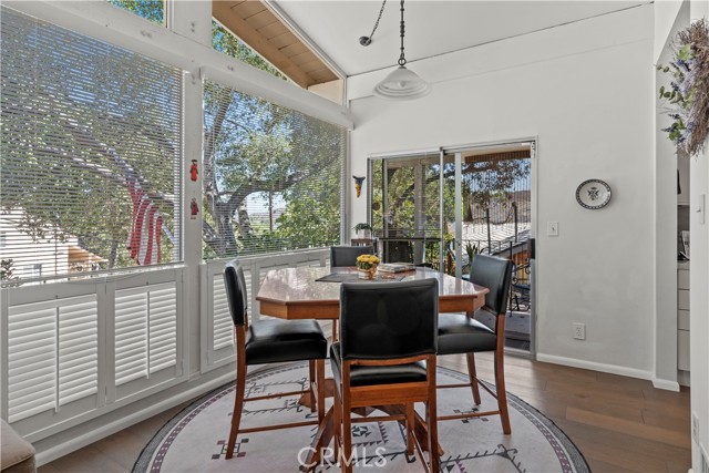 4214 Tosca Road, Woodland Hills CA: https://media.crmls.org/medias/f1767c08-4746-4bba-9328-ef0d78272e48.jpg