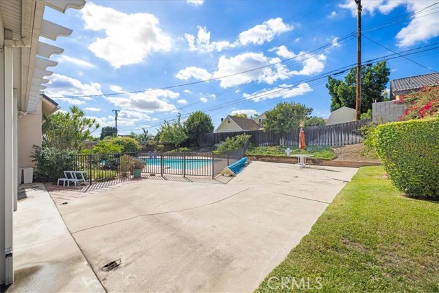 Image 20 of 27 For 737 Charter Drive
