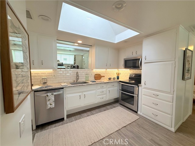 Detail Gallery Image 8 of 18 For 1520 Northwood Road 244e,  Seal Beach,  CA 90740 - 2 Beds | 1/1 Baths