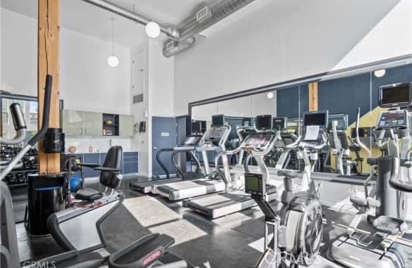 4215 Glencoe Avenue, Marina del Rey CA: https://media.crmls.org/medias/f177002a-b58c-4fc6-b2df-422bbbf25f15.jpg