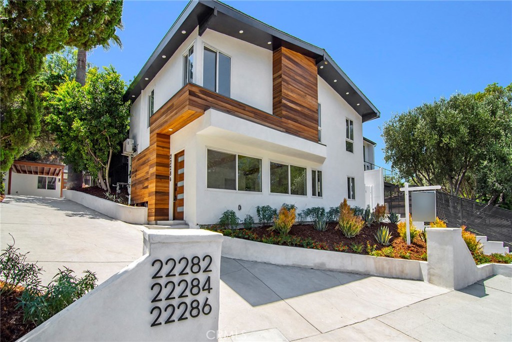 22284 Avenue San Luis