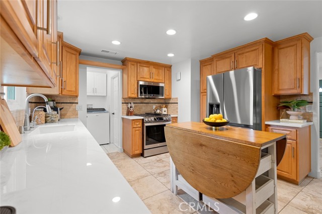 Detail Gallery Image 18 of 40 For 6582 Corrine Cir, Huntington Beach,  CA 92647 - 3 Beds | 2 Baths