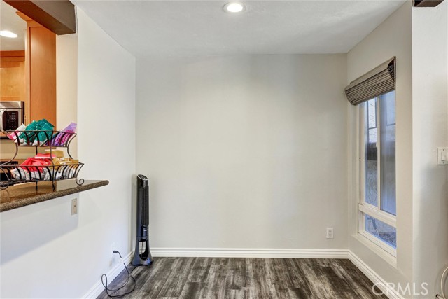 Detail Gallery Image 4 of 50 For 3723 Country Club Drive #9,  Long Beach,  CA 90807 - 3 Beds | 2 Baths