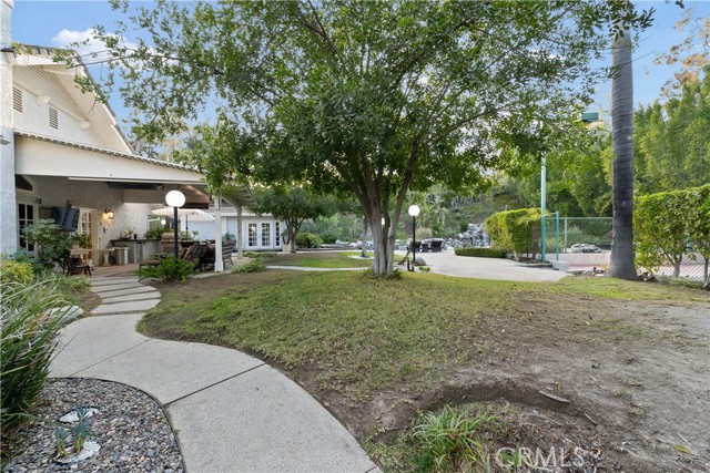 6011 Paseo La Vista, Woodland Hills CA: https://media.crmls.org/medias/f1789096-5ad6-4df5-9ee3-3a8897a8c30f.jpg