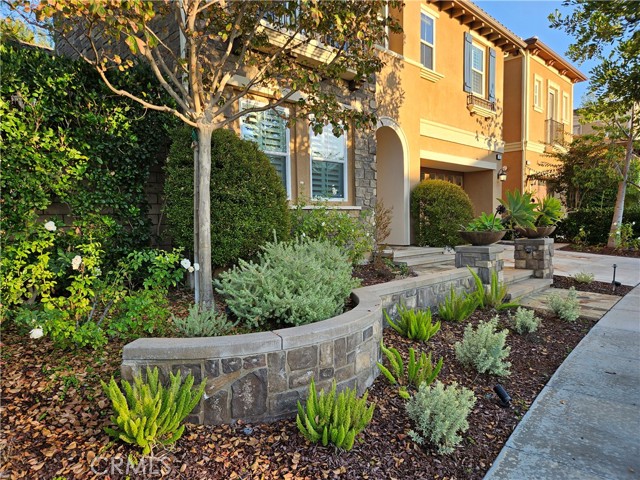 Detail Gallery Image 4 of 75 For 11 Peony, Lake Forest,  CA 92630 - 6 Beds | 4/1 Baths
