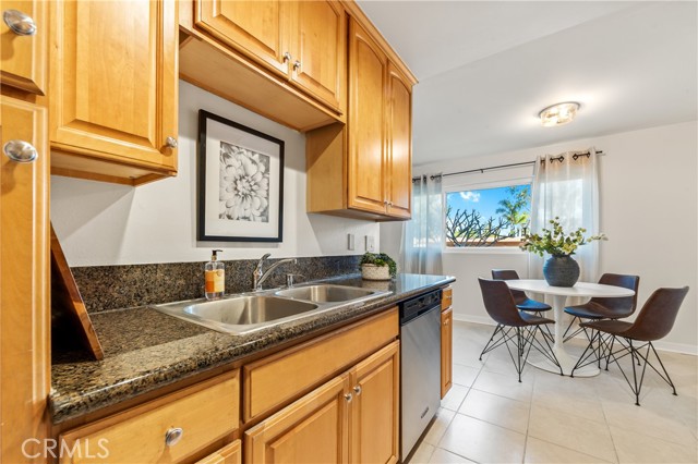 Image 6 of 62 For 6600 Warner  241