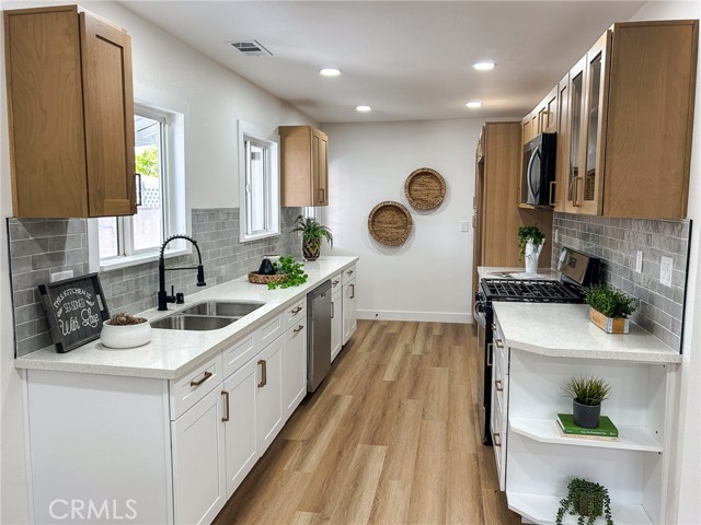 9737 Felipe Avenue, Montclair CA: https://media.crmls.org/medias/f17b1329-76b1-4dbd-95fd-63cdd3de3159.jpg