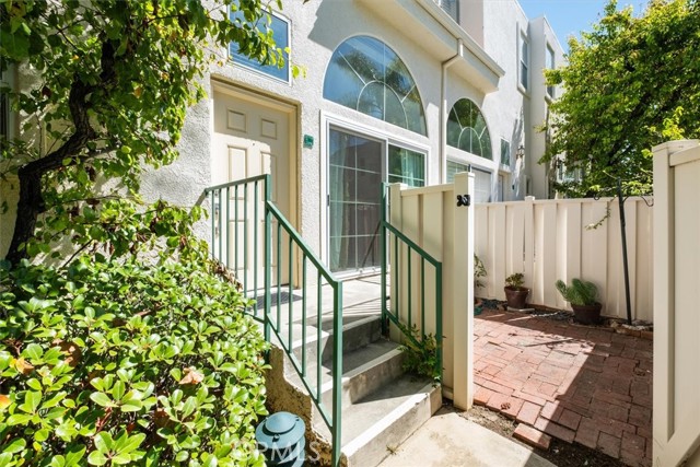 Front Image Thumbnail for CRSR26087942