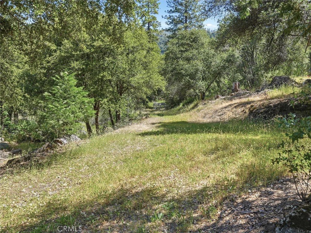 https://media.crmls.org/medias/f17c5317-cfc4-4c2c-9429-33990668c8c4.jpg?preset=X-Large