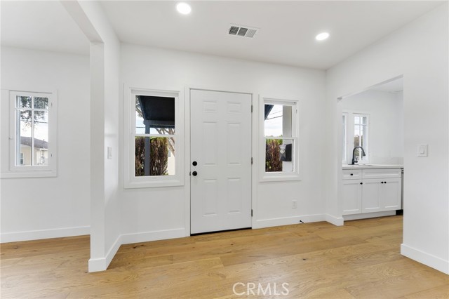 Detail Gallery Image 6 of 28 For 2560 Las Flores St, Alhambra,  CA 91803 - 2 Beds | 1 Baths