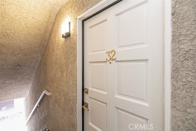 116 W Maple, Glendale CA: https://media.crmls.org/medias/f17d1172-aa85-4d99-a37f-8e131be90bfd.jpg