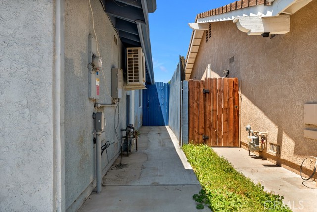 Detail Gallery Image 43 of 61 For 7701 Baird Ave, Reseda,  CA 91335 - – Beds | – Baths