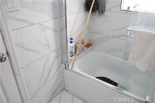 927 W 82nd Street, Los Angeles CA: https://media.crmls.org/medias/f17d7fef-dbf1-458d-aca7-92f4876d452b.jpg