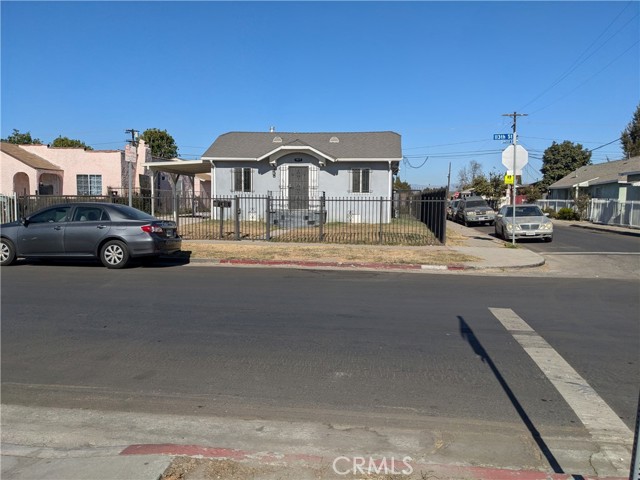 1977 E 113th Street, Los Angeles CA: https://media.crmls.org/medias/f17f3362-532b-47ed-8136-996900aa93fd.jpg