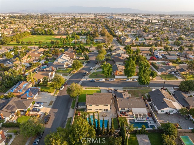 9422 Meadow Street, Rancho Cucamonga CA: https://media.crmls.org/medias/f17fa17f-c456-43e7-b7e9-54ae4b62ec59.jpg