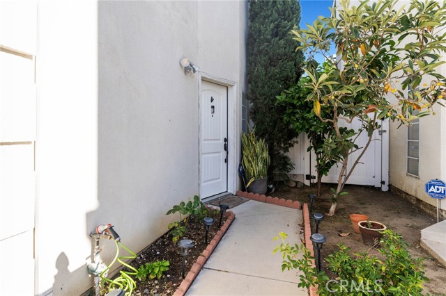 Detail Gallery Image 2 of 27 For 9429 Burnet Ave #5,  North Hills,  CA 91343 - 3 Beds | 2 Baths