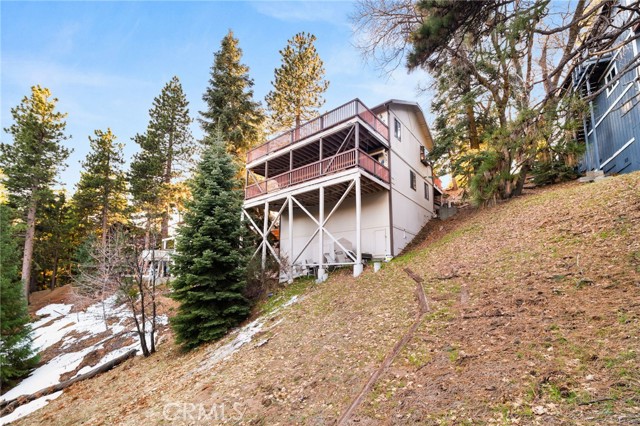 Detail Gallery Image 24 of 31 For 2011 Nob Hill, Running Springs,  CA 92382 - 3 Beds | 2/1 Baths