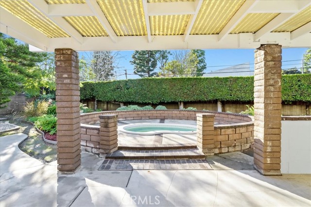 Covered patio off kitchen/family area