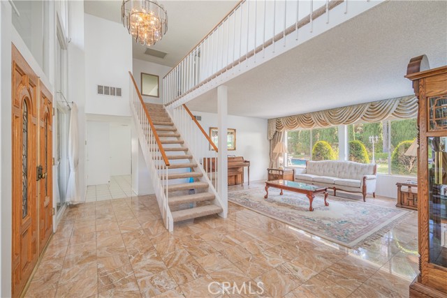 Detail Gallery Image 10 of 52 For 6050 Altmark Ave, Whittier,  CA 90601 - 4 Beds | 3 Baths