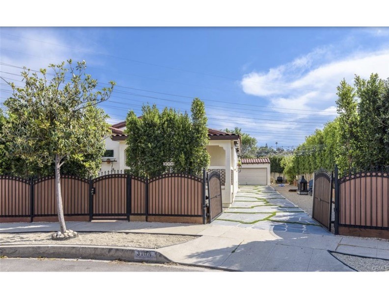 1/2 Hollydale Drive