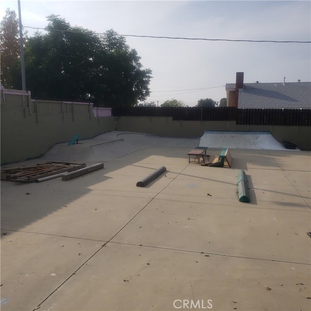 8110 Brownstone Street, Sunland CA: https://media.crmls.org/medias/f182b382-d810-4fbe-aba4-99e981ed1f33.jpg