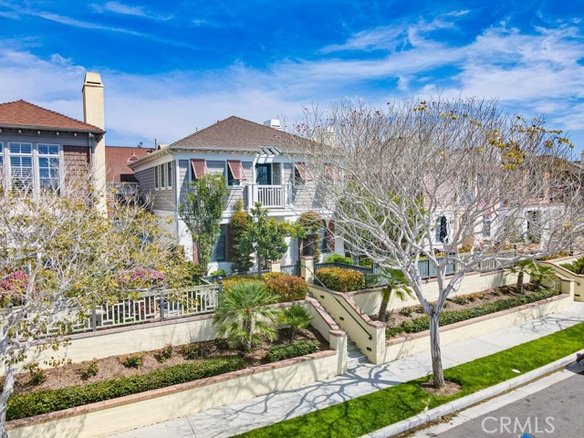 2569 Bungalow Place, Corona del Mar CA: https://media.crmls.org/medias/f1839494-58a6-4a2d-b787-80df0c5d9bff.jpg