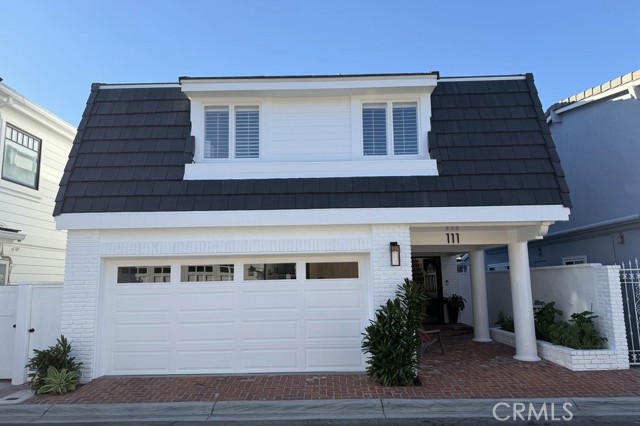 Detail Gallery Image 2 of 37 For 111 via Undine, Newport Beach,  CA 92663 - 5 Beds | 4 Baths