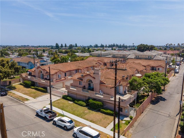 11932 207th Street, Lakewood CA: https://media.crmls.org/medias/f1844148-26ff-448f-b968-bcb8745a89ec.jpg