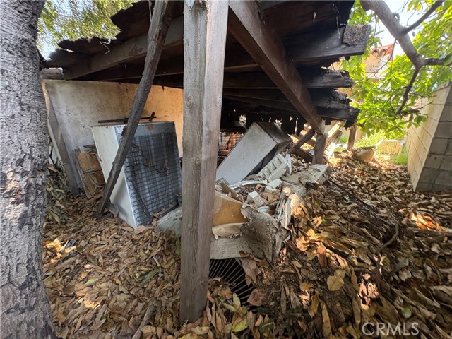 2391 Fashion Avenue, Long Beach CA: https://media.crmls.org/medias/f1849102-b65f-4ac1-9262-550b41907f3f.jpg