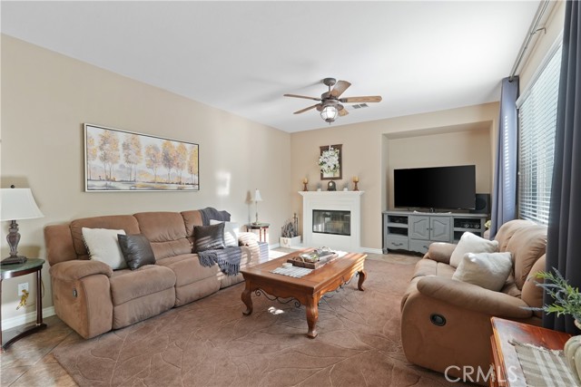 Detail Gallery Image 10 of 39 For 34229 Larksburg Ct, Lake Elsinore,  CA 92532 - 5 Beds | 3 Baths