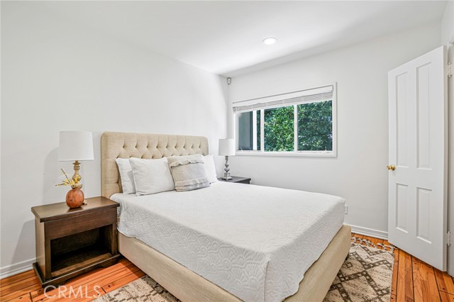 3975 Van Noord Avenue, Studio City CA: https://media.crmls.org/medias/f184e74d-7ddf-4f1c-a492-e9f413ab931f.jpg
